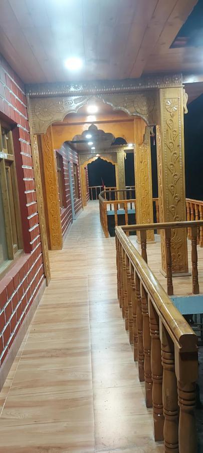 Hotel Royal Hillcrest Harsil Buitenkant foto